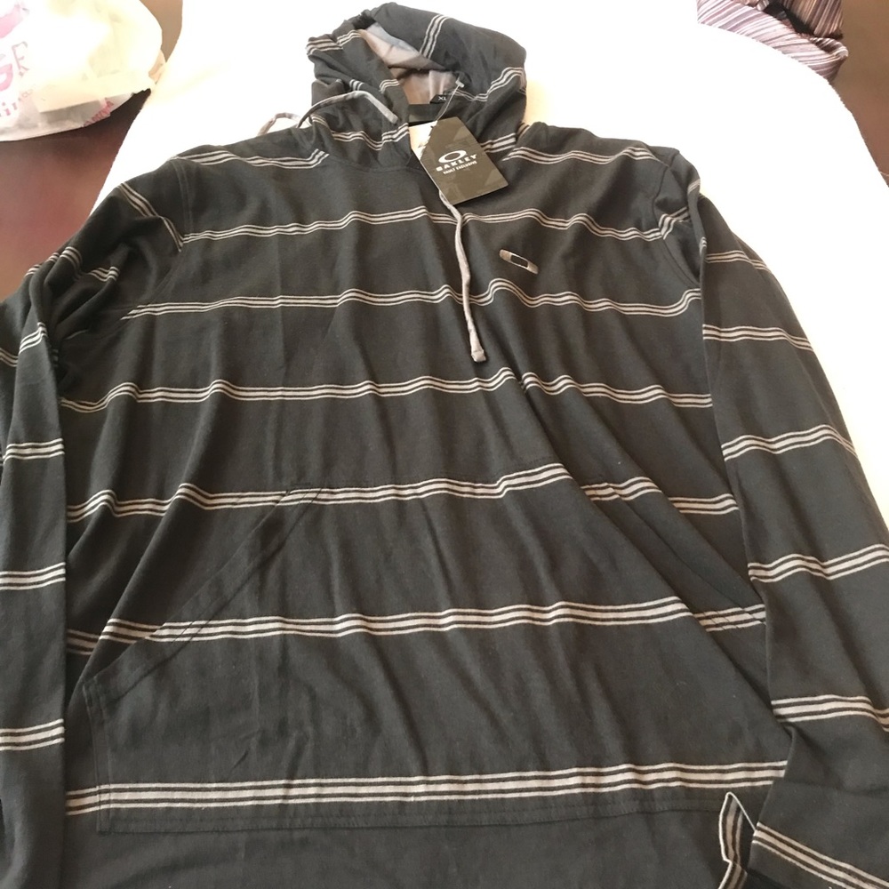Mens oakley long sleeve shirt hoodie